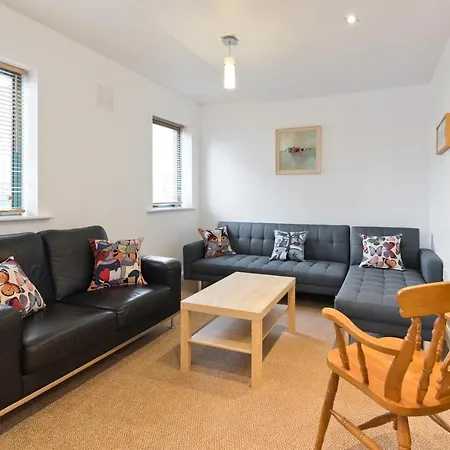 Superb Location, 1 Bed In City Center Apartment *