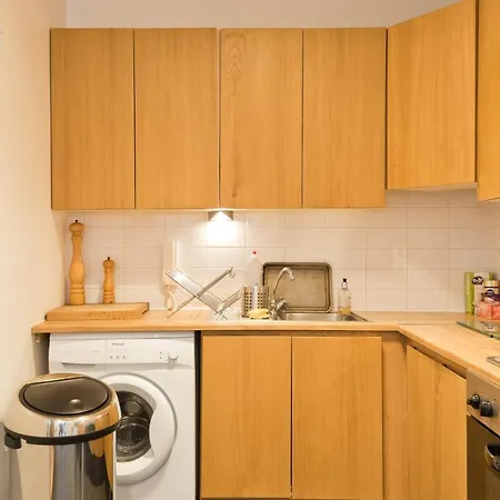 Superb Location, 1 Bed In City Center